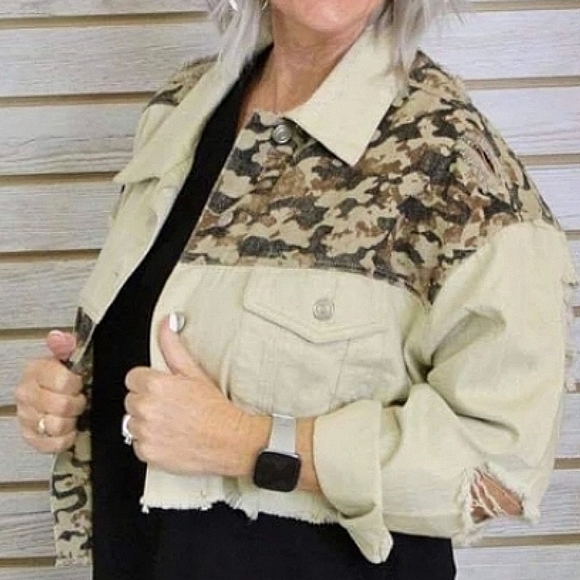 Entro Denim Cropoed Distressed Trucker Jacket, oversized. - Picture 1 of 15